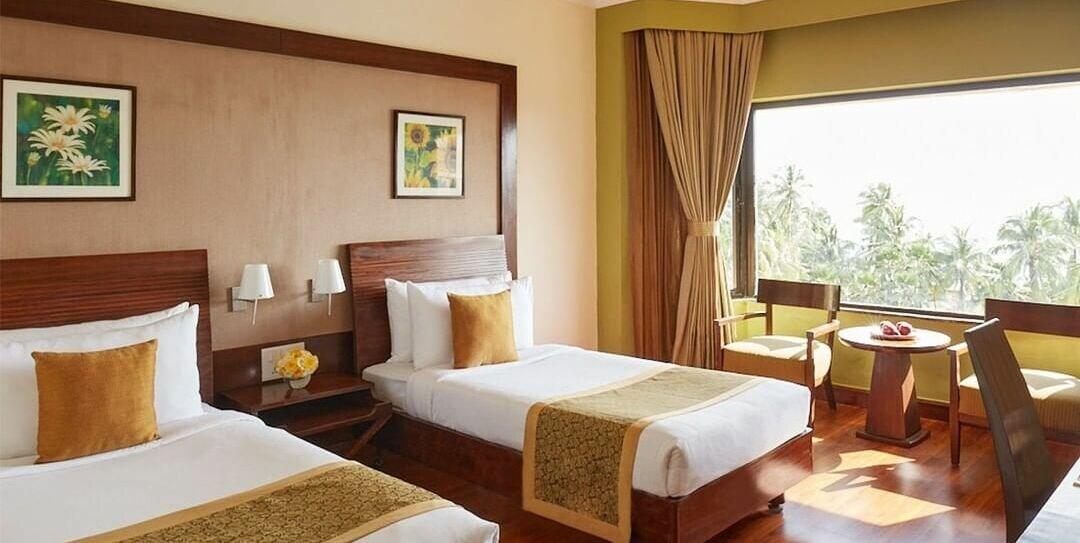 The Retreat Hotel & Convention Centre Mumbai Exterior photo