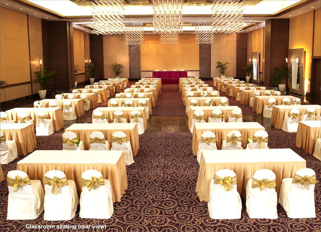 The Retreat Hotel & Convention Centre Mumbai Exterior photo